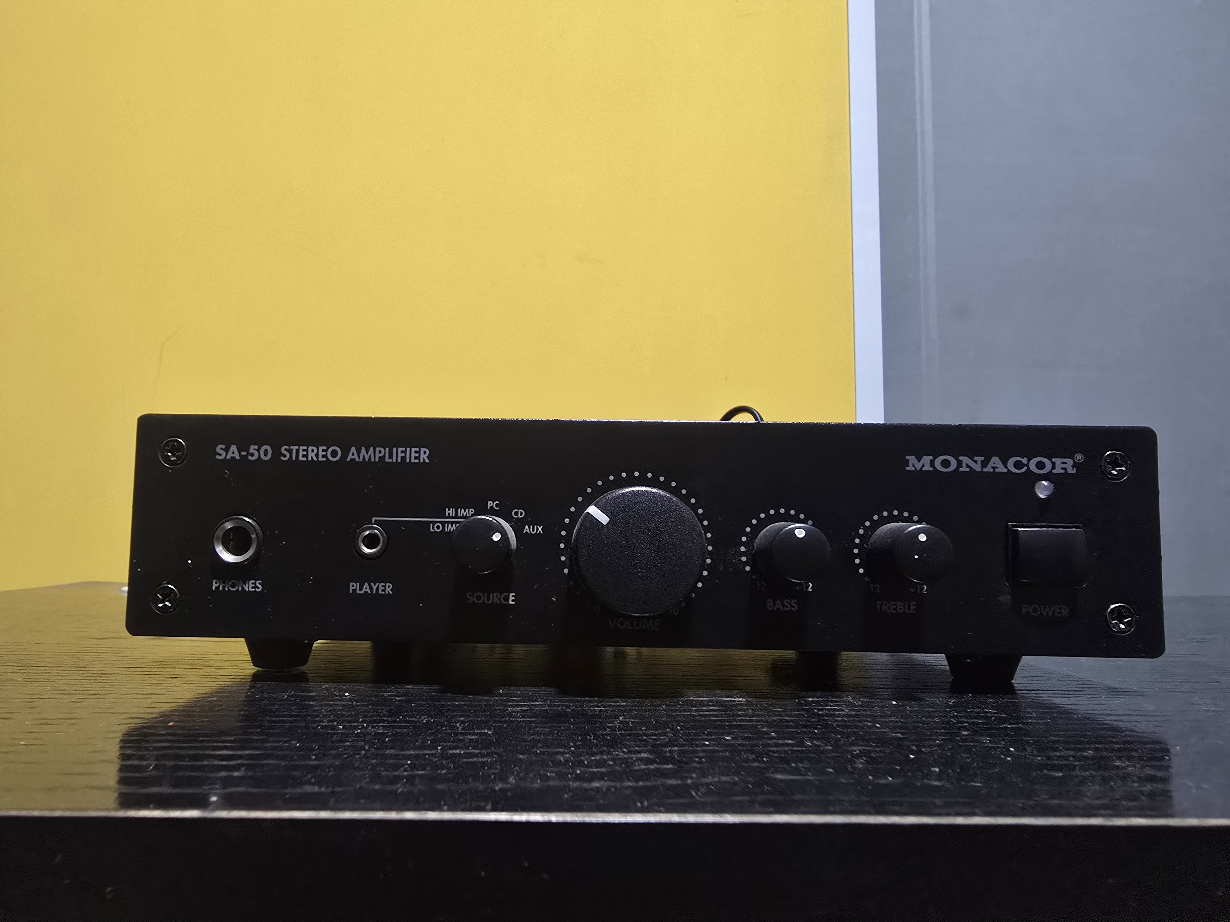 Amplificatore Monacor 
